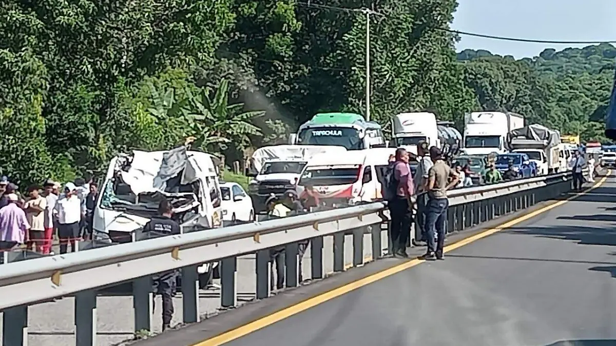 accidente en carretera costera